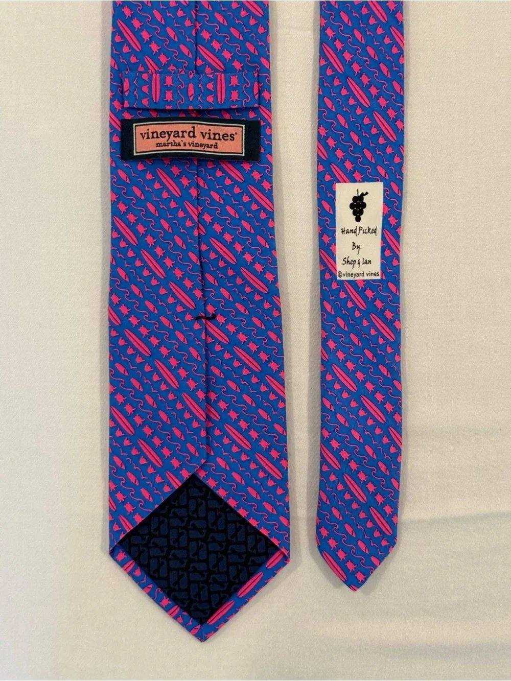 Vineyard Vines Men’s Blue & Pink Surf Patterned Silk Tie